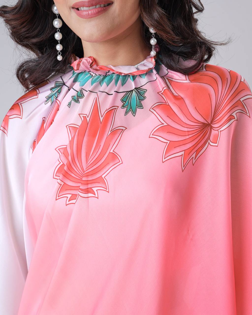 Women's Modern Dual-Tone Peach & Off-White Satin Silk Kaftan Saree with Digital Print Neck Design - Image 9